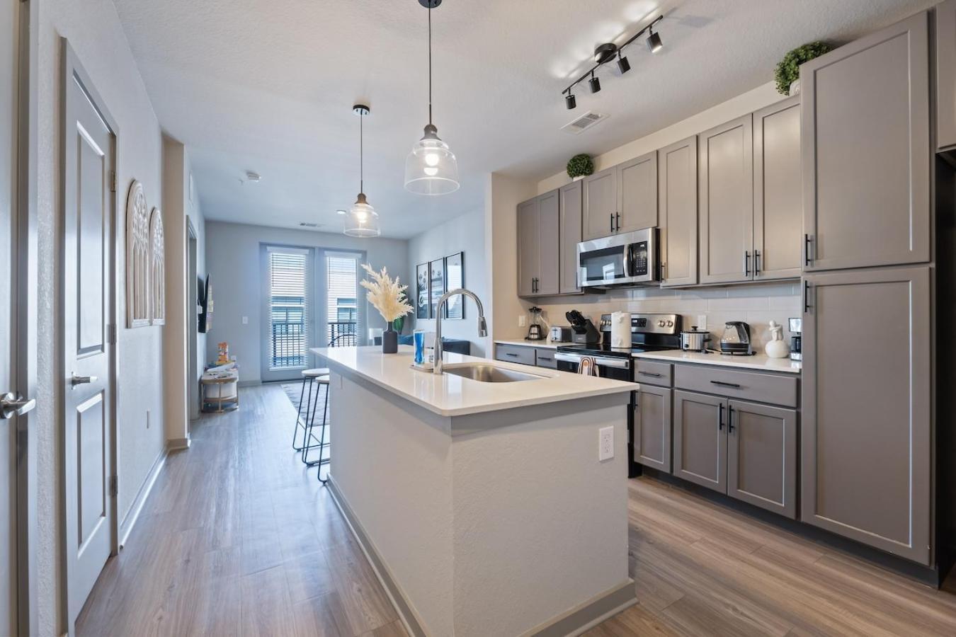 Apartment Stylish 1 Bed In Downtown St Pete W Free Parking