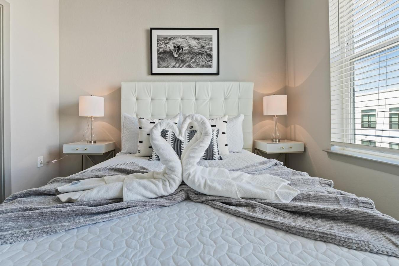 Stylish 1 Bed In Downtown St Pete W Free Parking Apartment *