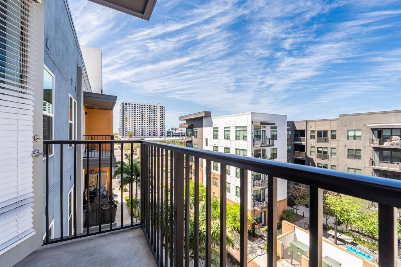 Apartment Stylish 1 Bed In Downtown St Pete W Free Parking