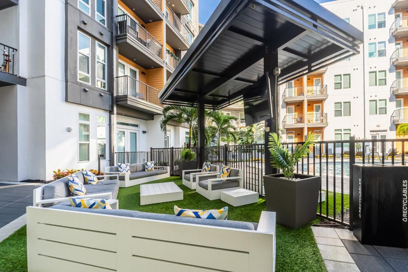Stylish 1 Bed In Downtown St Pete W Free Parking