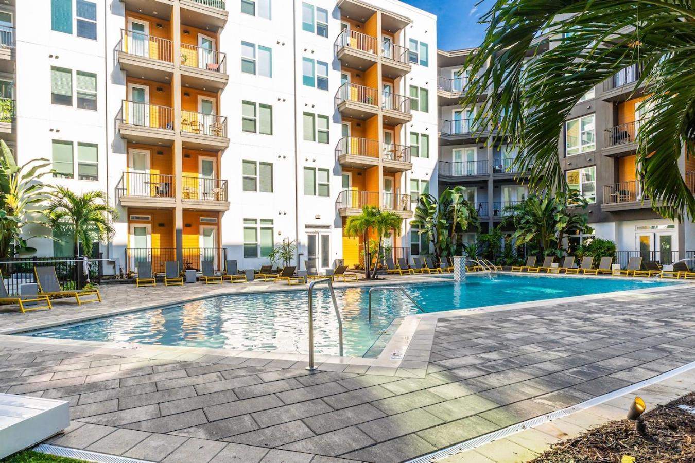 Apartment Stylish 1 Bed In Downtown St Pete W Free Parking
