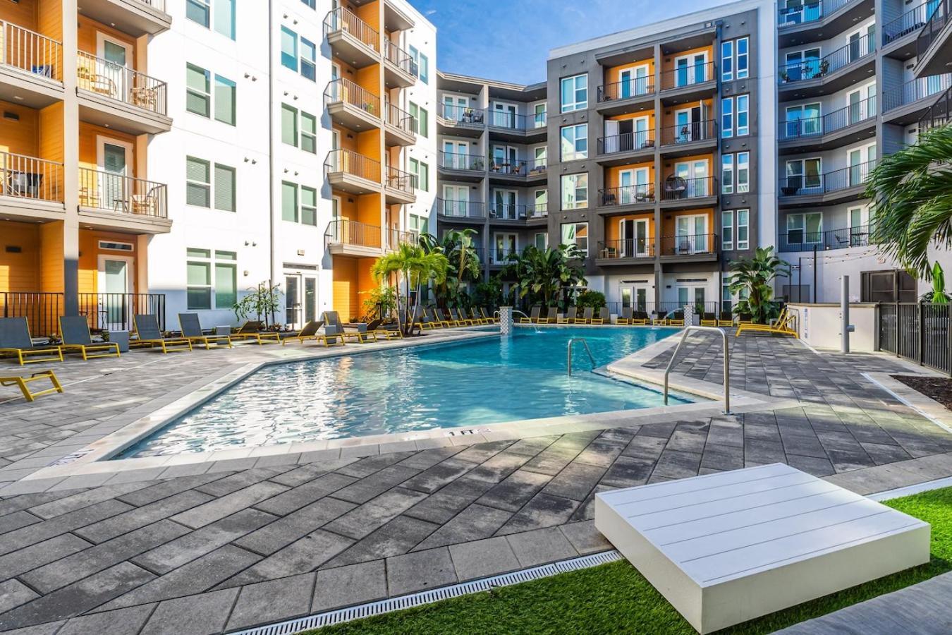 Stylish 1 Bed In Downtown St Pete W Free Parking